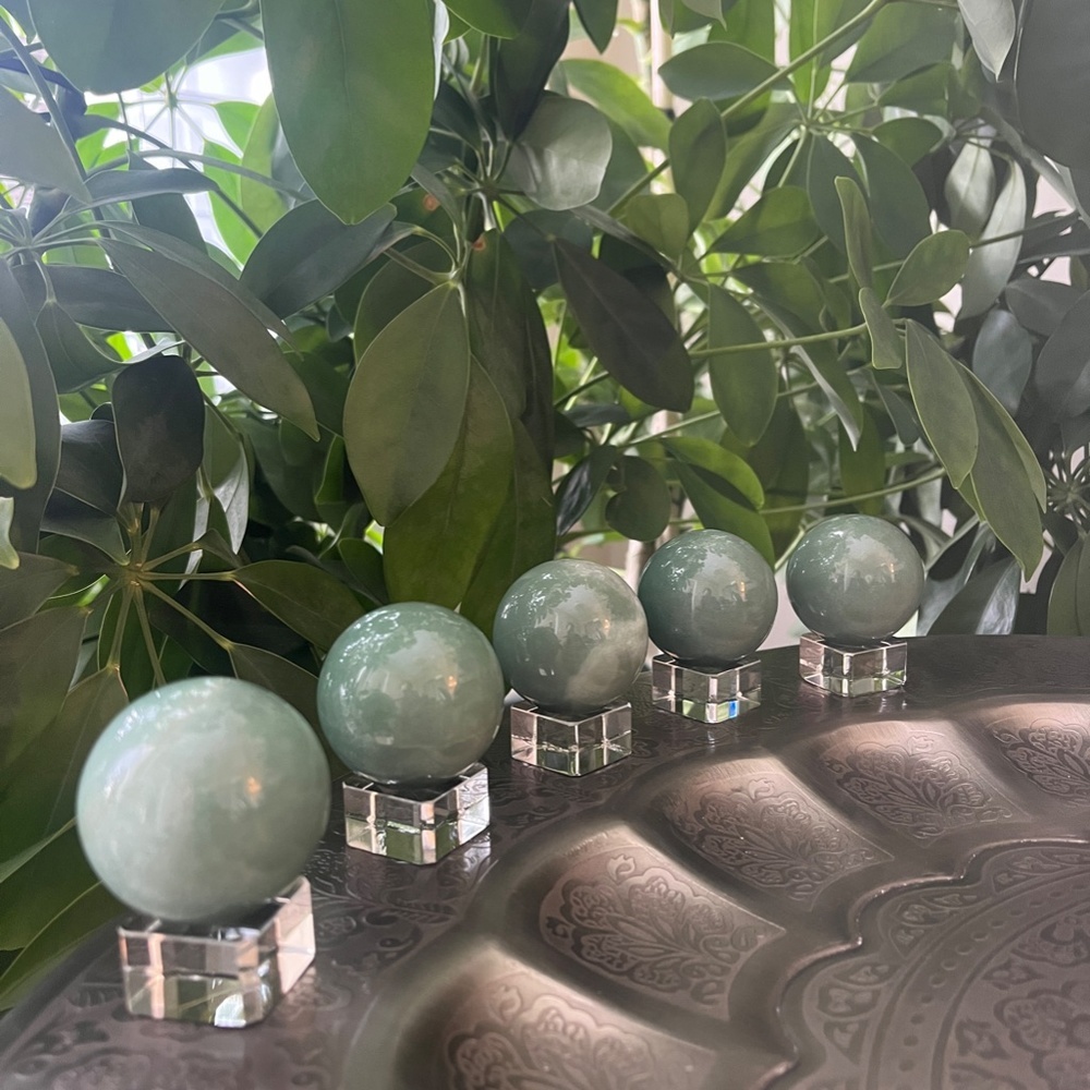 (One) Green Aventurine Sphere - Picture 3 of 3